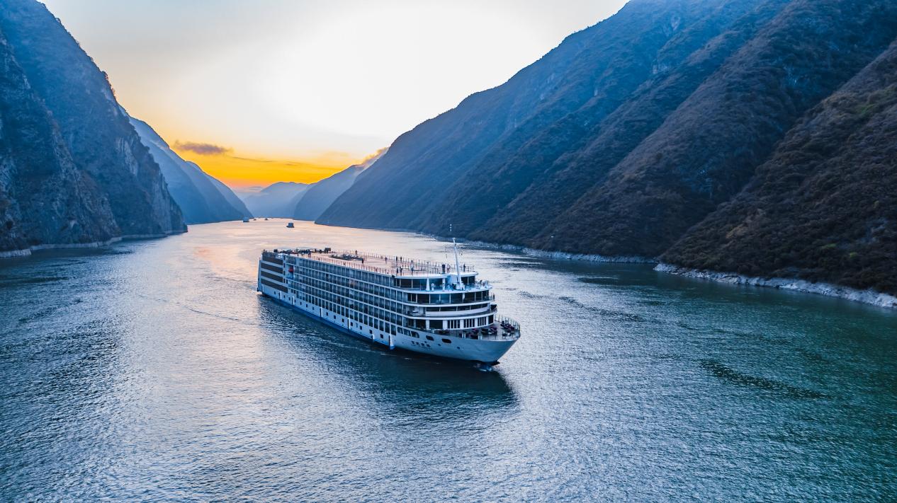 Century Glory – Exterior