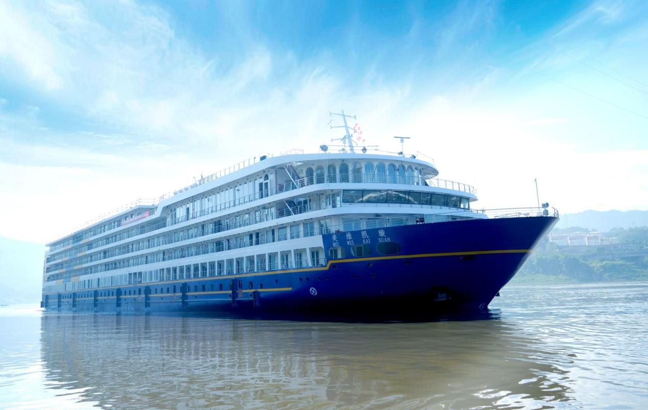 Victoria Isabella – Exterior