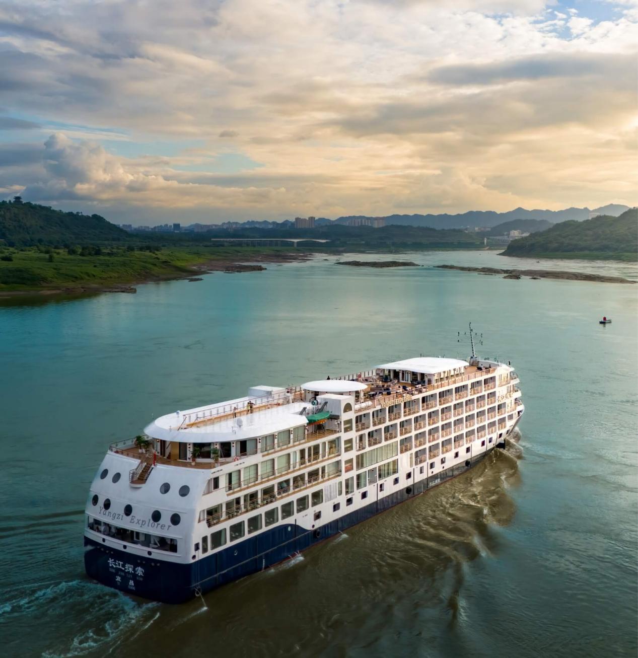 Yangzi Explorer – Exterior